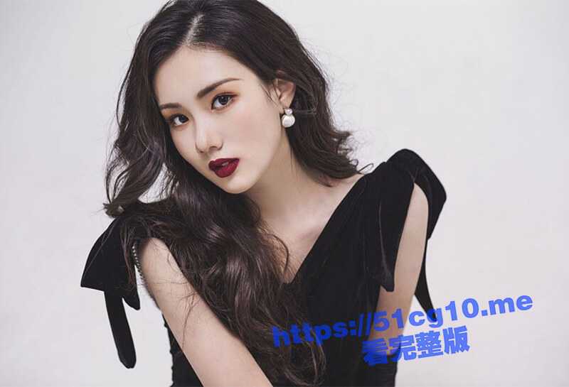上海极品模特主持人 何姗姗 拍私房照被摄影师PUA，疯狂吃鸡无套后入翘臀，模特界又多了一只母狗-51吃瓜网