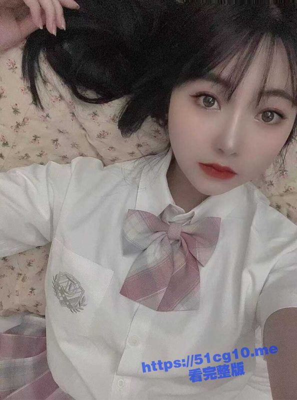 重庆美女幼师表面开朗单纯实则反差母狗惨遭男友曝光！！请问老师收不收300个月的小朋友？-51吃瓜网