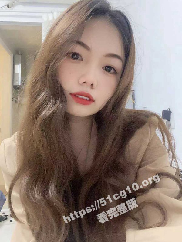 这是谁家的母狗呀？有的人表面是精致的独立女性 背地里却是条淫荡下贱的母狗 没事就用啤酒瓶来排解寂寞-51吃瓜网