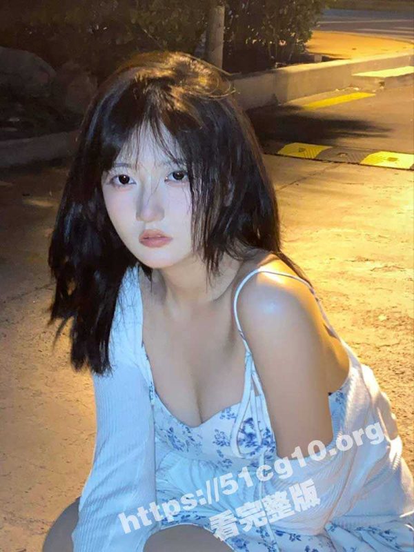 极品西安反差婊 林美鑫 一个月3万包养费！口活技术非常不错的小骚逼 与金主性爱视频被流出-51吃瓜网