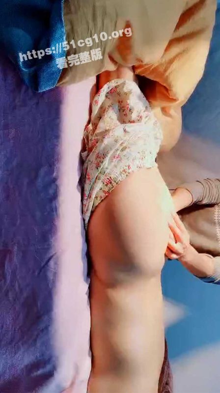 良家小少妇职场白领做私密SPA推油，鲍鱼极品小哥妙手之下淫液渗出，握着鸡巴求操，插入内射满足了-51吃瓜网