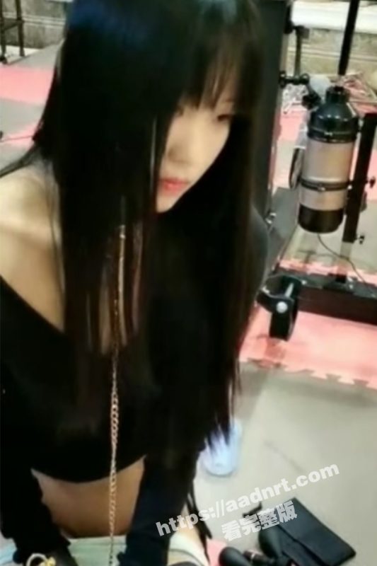 天晴的调教 第二弹！新晋女仆性奴果果与天晴一同服侍男主人 沾姨妈血的假鸡巴被放到女仆嘴里！-51吃瓜网