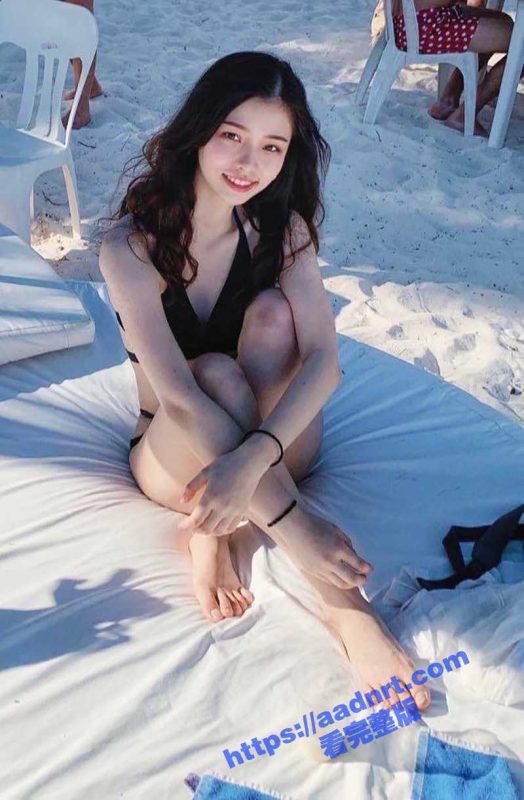 上海美术学院女留学生 卢美婷 反差婊被前男友曝光！媚黑婊出国爱上洋屌 每天排队求白人操她！-51吃瓜网
