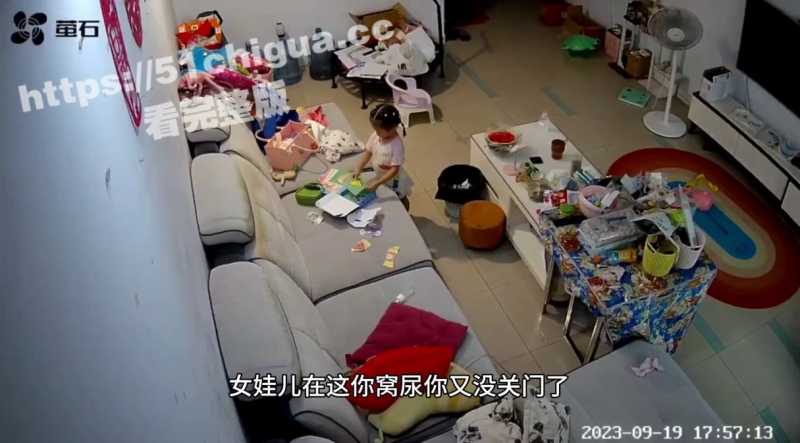 爸爸的毛好多！爸爸长期洗澡不关门 两岁女儿多次看到隐私部位 妈妈无奈下跪磕头恳求！-51吃瓜网