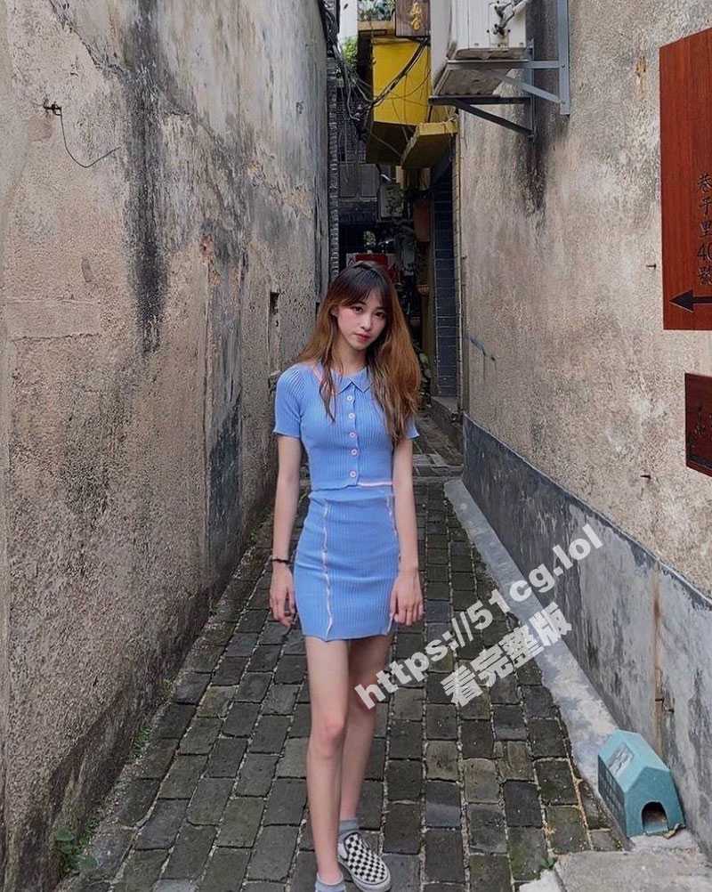 长沙理工大学 21岁极品反差校花 曹蓉 白天上学 晚上兼职接客 口爆内射野战 只要钱到位 姿势全都会！ - 51吃瓜网-51吃瓜网