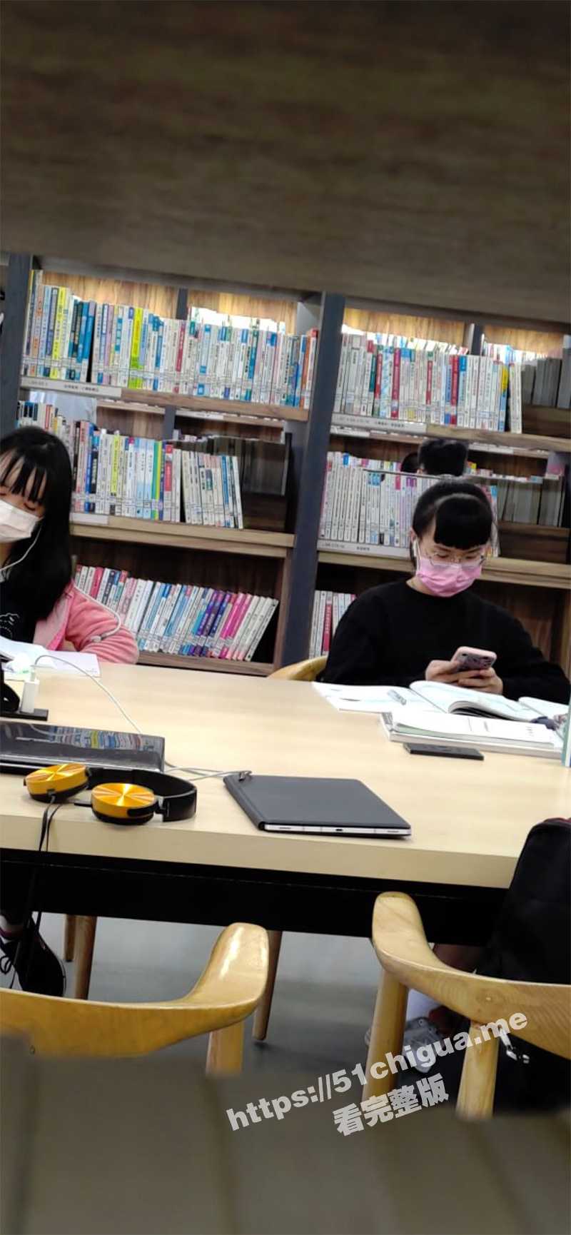 图书馆女厕偷拍来看书的学生妹！爱学习的女生都洁身自爱 私处都是未污染的原色！ - 51吃瓜网-51吃瓜网
