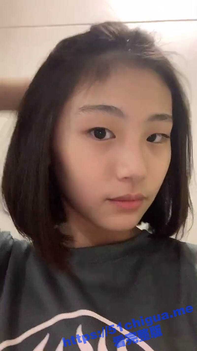 西安软件职业技术学院反差学妹 胡妍歌 给男友发自拍视频 裸聊摸胸自慰! - 51吃瓜网-51吃瓜网