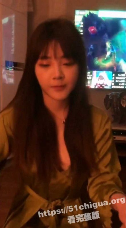 河南郑州大学03年清纯大二学妹 张彤潇 和男友分手后啪啪视频被渣男曝光 可爱小妹居然喜欢被虐-51吃瓜网