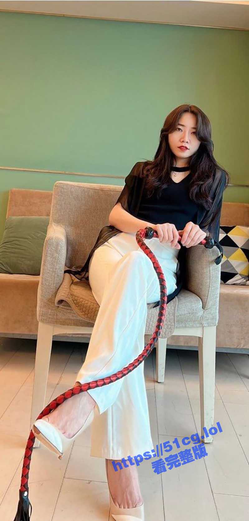 星期六女王 付费作品 高跟调教 包皮太长了虐不了龟头 那就剁着玩踩着玩 最后竟然踩射了！ - 51吃瓜网-51吃瓜网