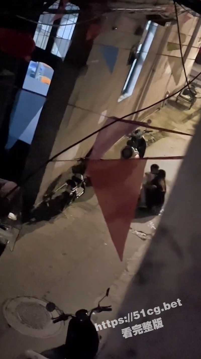 温州杏垟村 亲嘴亲缺氧了？110 120到场 被担架抬走了！ - 51吃瓜网-51吃瓜网