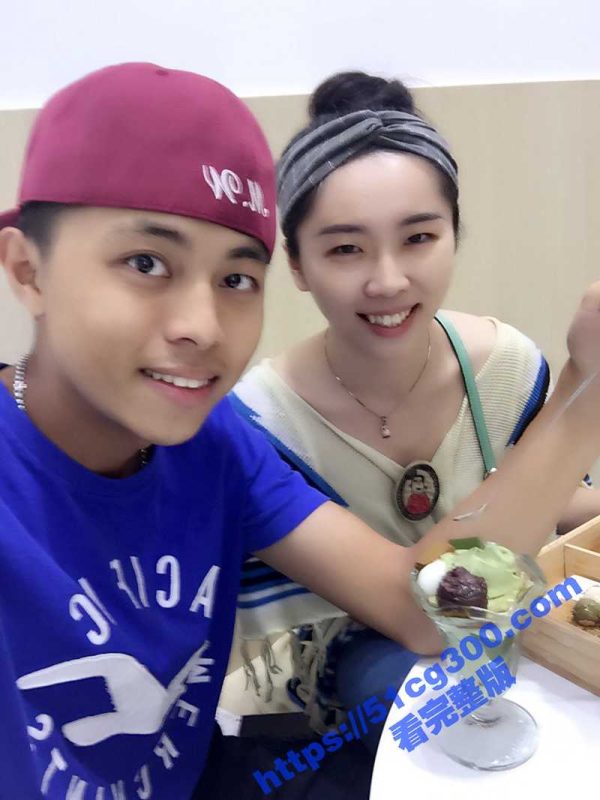 在台湾 读书留学的 阿章哥 交到可爱反差台妹女友啪啪私拍留念流出-51吃瓜网
