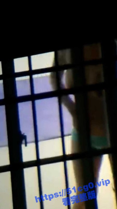 私房偷拍大神第三只眼原创 好邻居望远镜 偷拍对面裸奔小姐姐 36D奶子到处晃-51吃瓜网