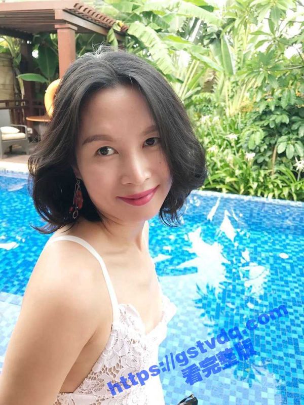 带着熟女阿姨出门旅游啪啪啪 身体都快受不了了 都说女的30如狼40似虎  这个年纪的女人一般人还真满足不了-51吃瓜网