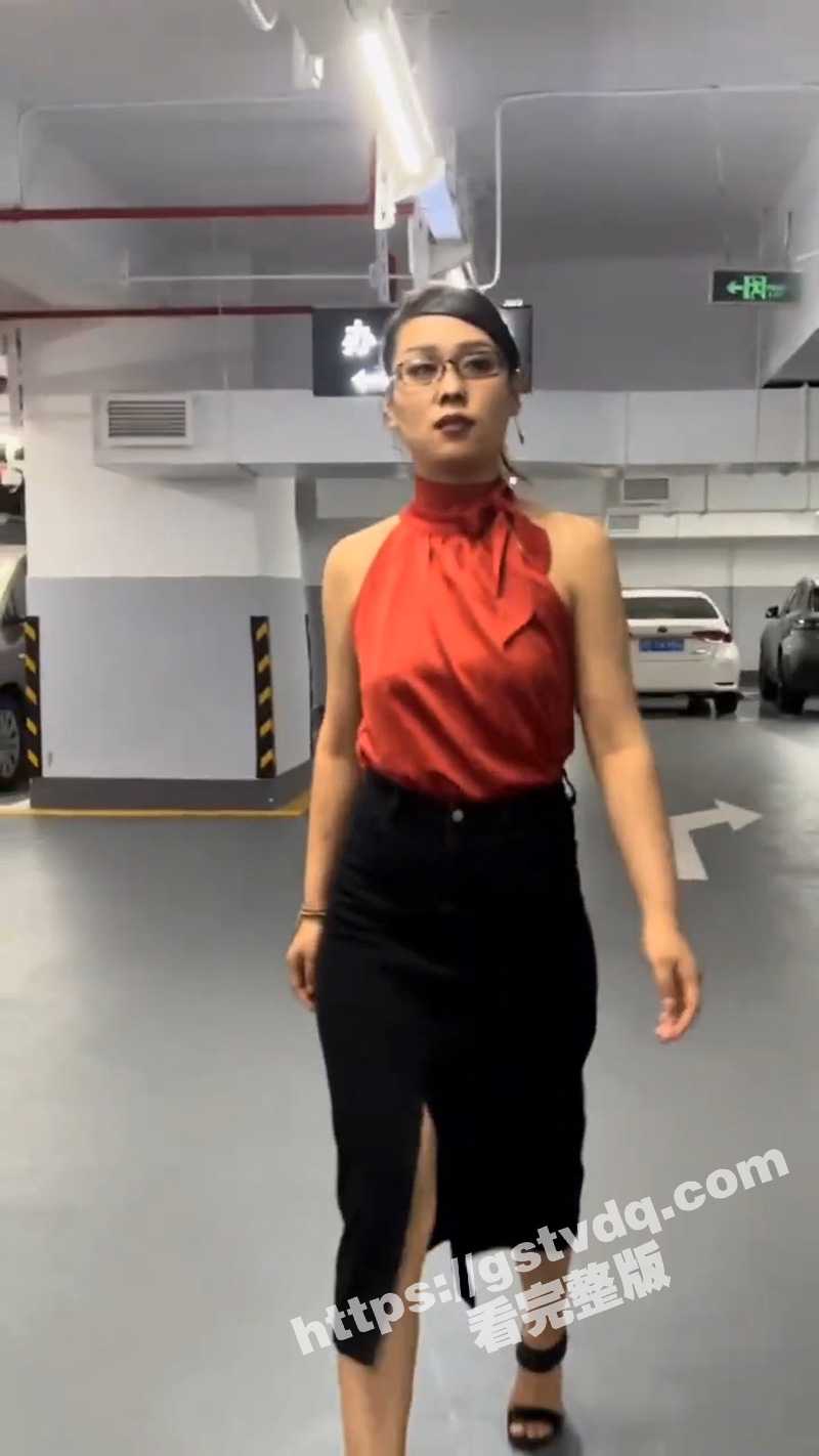 上海 万圣节 这英 cos 那英 模仿出精髓 本人来了都得愣一下！ - 51吃瓜网-51吃瓜网