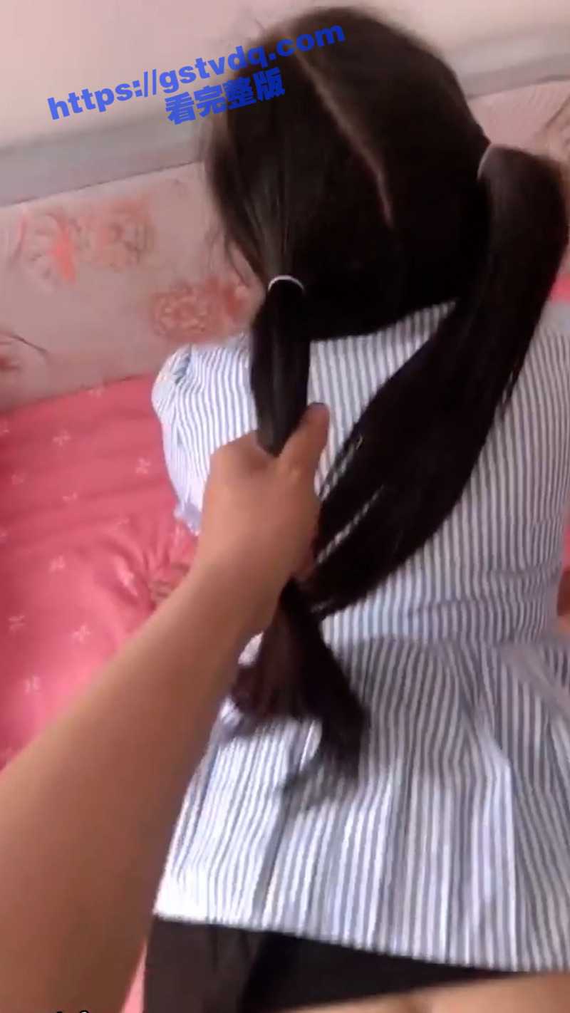 百度云泄密 扎着双马尾可爱的女大学生和男友之间的私密 分手后被渣男曝光 身穿开档黑丝 给男友口爆 - 51吃瓜网-51吃瓜网