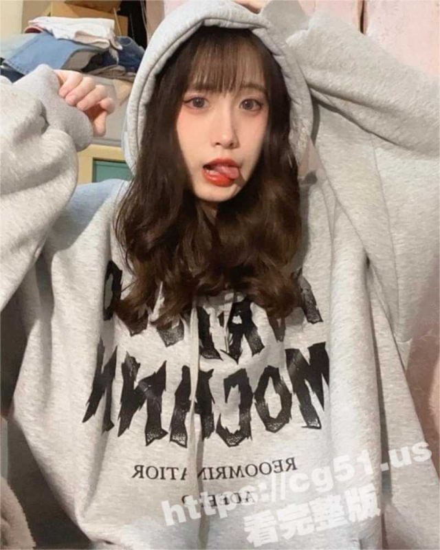 台湾国立台南大学反差淫荡学妹 杨潇潇 与男友激情四射的不雅视频！完美露脸口爆颜射被曝光-51吃瓜网