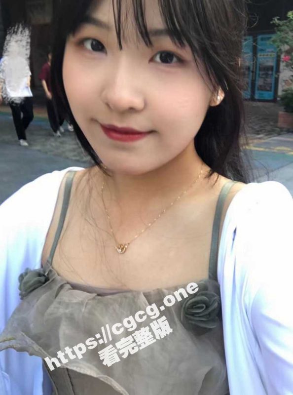表妹手机里的秘密 表哥偷翻表妹手机 发现可爱表妹竟然被屌丝男偷偷操了？！高清露脸性爱视频流出-51吃瓜网