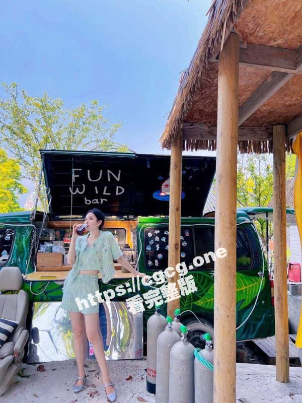 百度云泄密 超高颜值气质美女李诗琪与男友自拍对着镜子做爱 后入蜜桃臀样子非常淫骚-51吃瓜网