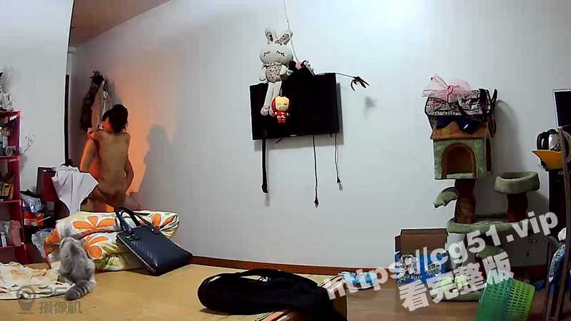 1分种就完事了？居家摄像头破解偷窥 刚洗完澡就迫不及待开炮的小夫妻 老婆最后很失望！-51吃瓜网