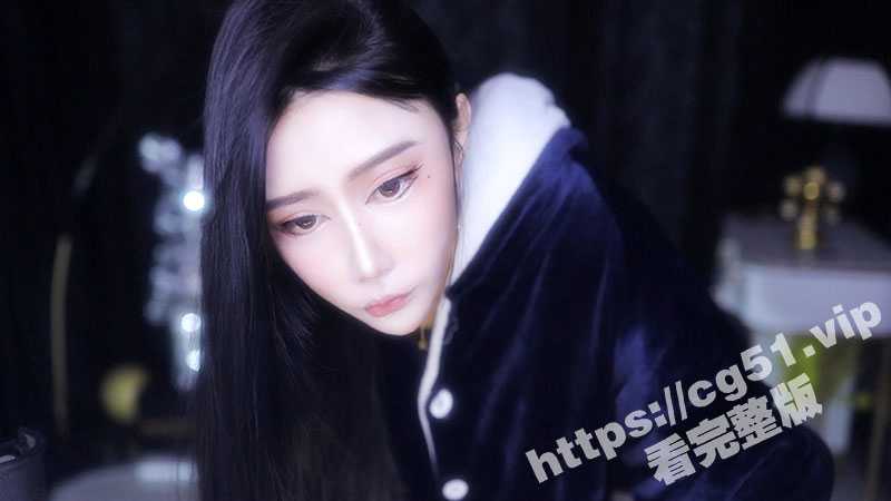 虎牙15万粉丝的主播 柚子 直播换衣服故意不关摄像头 全裸出境  原来主播都是不穿内衣的-51吃瓜网