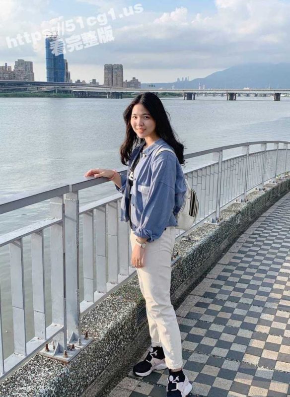 湾湾闷骚反差婊 微胖小学生妹 做爱视频遭男友曝光！骚穴哗哗流水 酥麻叫床勾人魂魄！-51吃瓜网