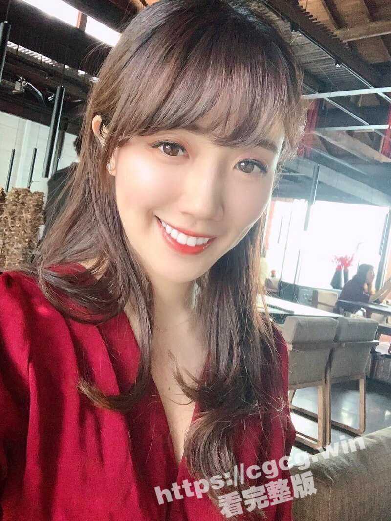 华航极品空姐 在酒店为炮友口爆 女上位 一根满足不了那来两根鸡巴 露脸不雅视频流出 - 51吃瓜网-51吃瓜网