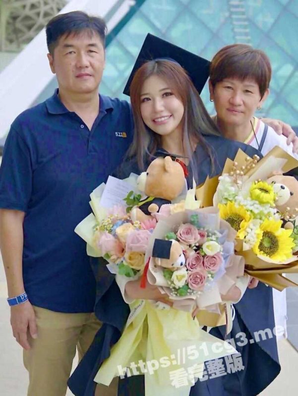 马来西亚 清纯巨乳网红 Puiyi肖佩儿 为其男友口爆吞精与无套插入做爱视频 泄密流出-51吃瓜网