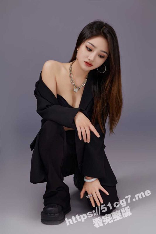 佛山骚货 萌凌 被曝光！背着男友被包养 日一次拿一次钱 背地里各种被日拿钱潇洒！-51吃瓜网
