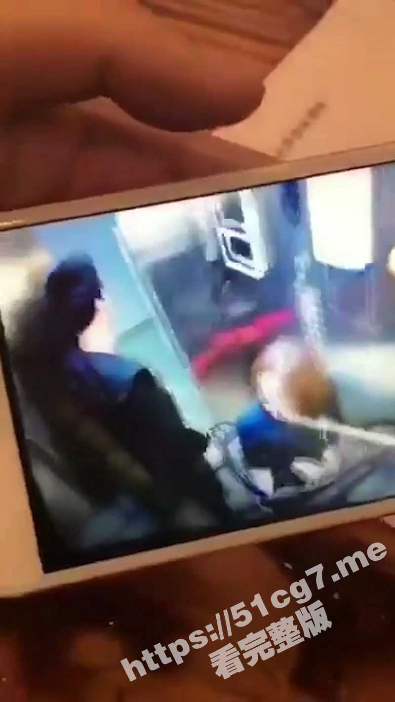 电动车不能开进电梯！小伙用实际行动教育不遵守规矩的少妇 在电动车上动弹不得 只能被精液狠狠的射了一身 - 51吃瓜网-51吃瓜网
