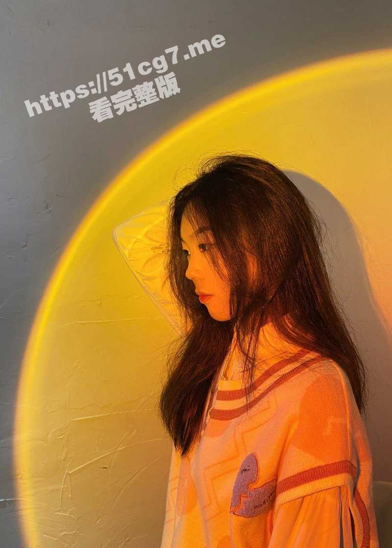 最新流出侧拍！某艺术高校厕拍偷拍 学委 李嘉琪 竟然被发现了 回眸一看慌的一批！ - 51吃瓜网-51吃瓜网