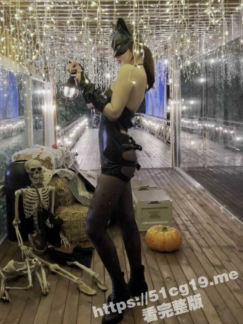 秀人网 极品女神 阿朱 万圣节上演醉酒女上司 平日里是高冷领导 私下是喜欢被SM调教的小母狗 - 51吃瓜网-51吃瓜网