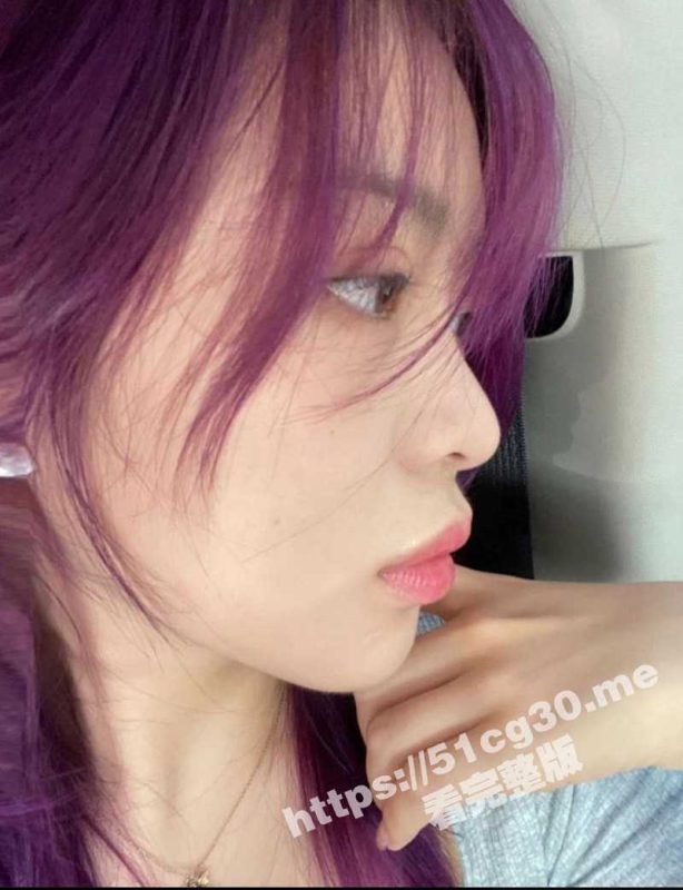 分享工作室兄弟的女朋友 长得非常清纯很开放 一次在夜店玩的时候 我们背着兄弟去厕所内射她！-51吃瓜网