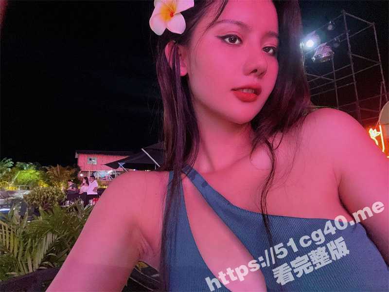 秀人网网红阿朱 现身露天夜店 一身性感比基尼凸显身材 啤酒湿身气氛爆嗨-51吃瓜网