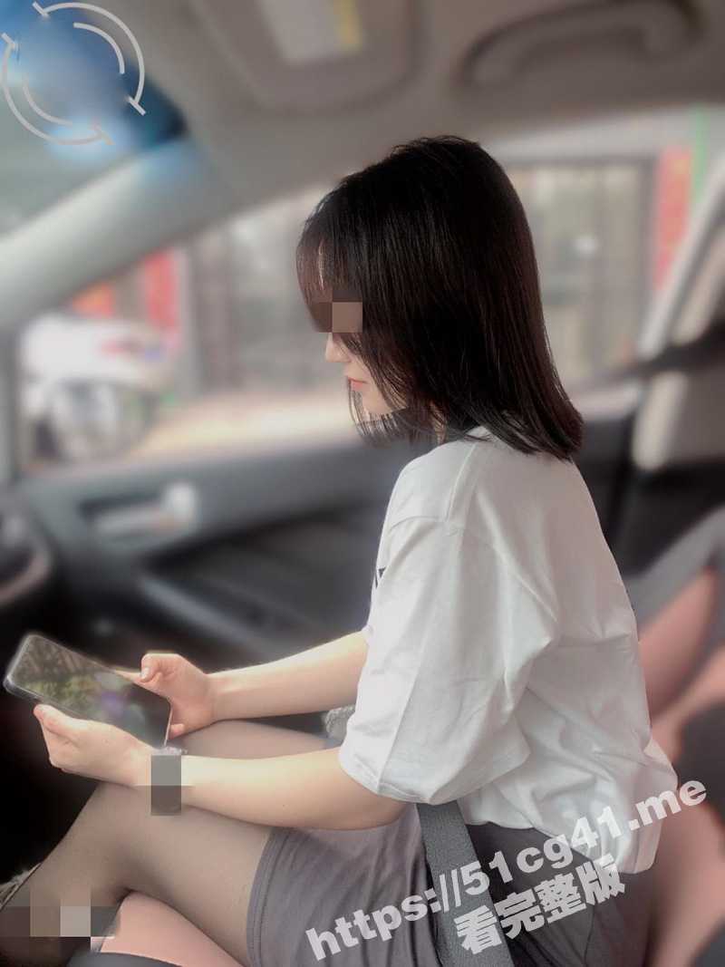 姐弟乱伦!姐姐的美腿穿着黑丝真是让人欲罢不能 不得不说长得好看的人就算是偷拍也很好看 - 51吃瓜网-51吃瓜网