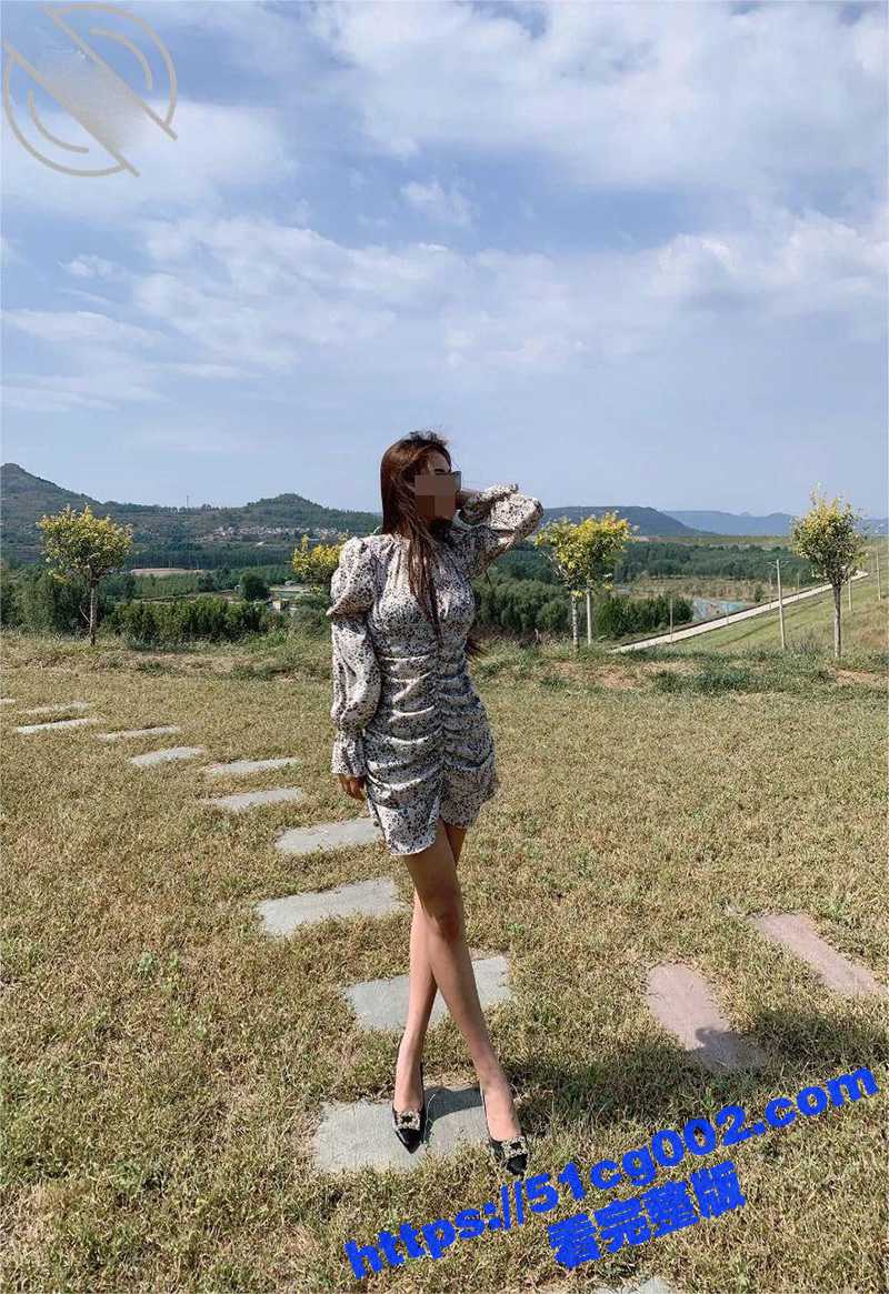 灌翻美女邻居 不顾幼儿园孩子在家 把美女邻居灌醉 按在床上使劲爆操女邻居大屁股! - 51吃瓜网-51吃瓜网