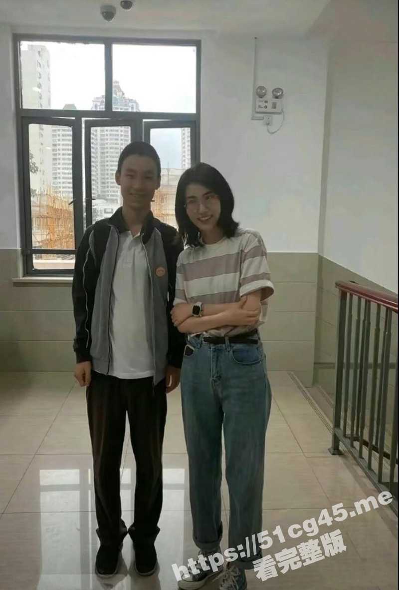 那些年 张越老师和她的学生们 张老师确实好看哈! - 51吃瓜网-51吃瓜网