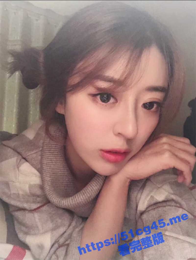 沧州颜值爆表反差婊私拍泄密 人前清纯乖乖女 人后疯狂给男朋友做狗舔鸡巴 反差程度堪称一绝！ - 51吃瓜网-51吃瓜网