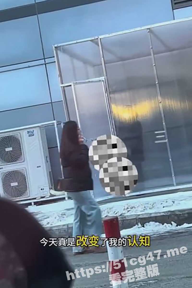 沈阳惊现猥琐老头！对着路过的女孩打飞机 真是男人至死是少年！ - 51吃瓜网-51吃瓜网