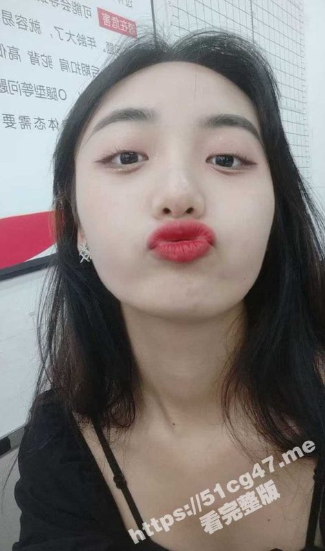 厕拍蹲点偷拍暗恋很久的高颜值长腿极品女神如厕 脸和逼逼拍得一清二楚 附加生活美照-51吃瓜网