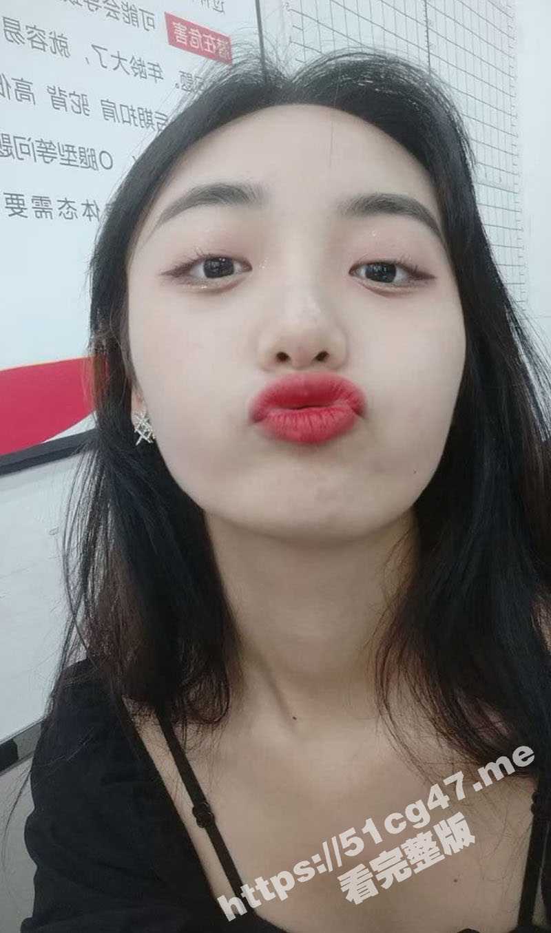 厕拍蹲点偷拍暗恋很久的高颜值长腿极品女神如厕 脸和逼逼拍得一清二楚 附加生活美照 - 51吃瓜网-51吃瓜网