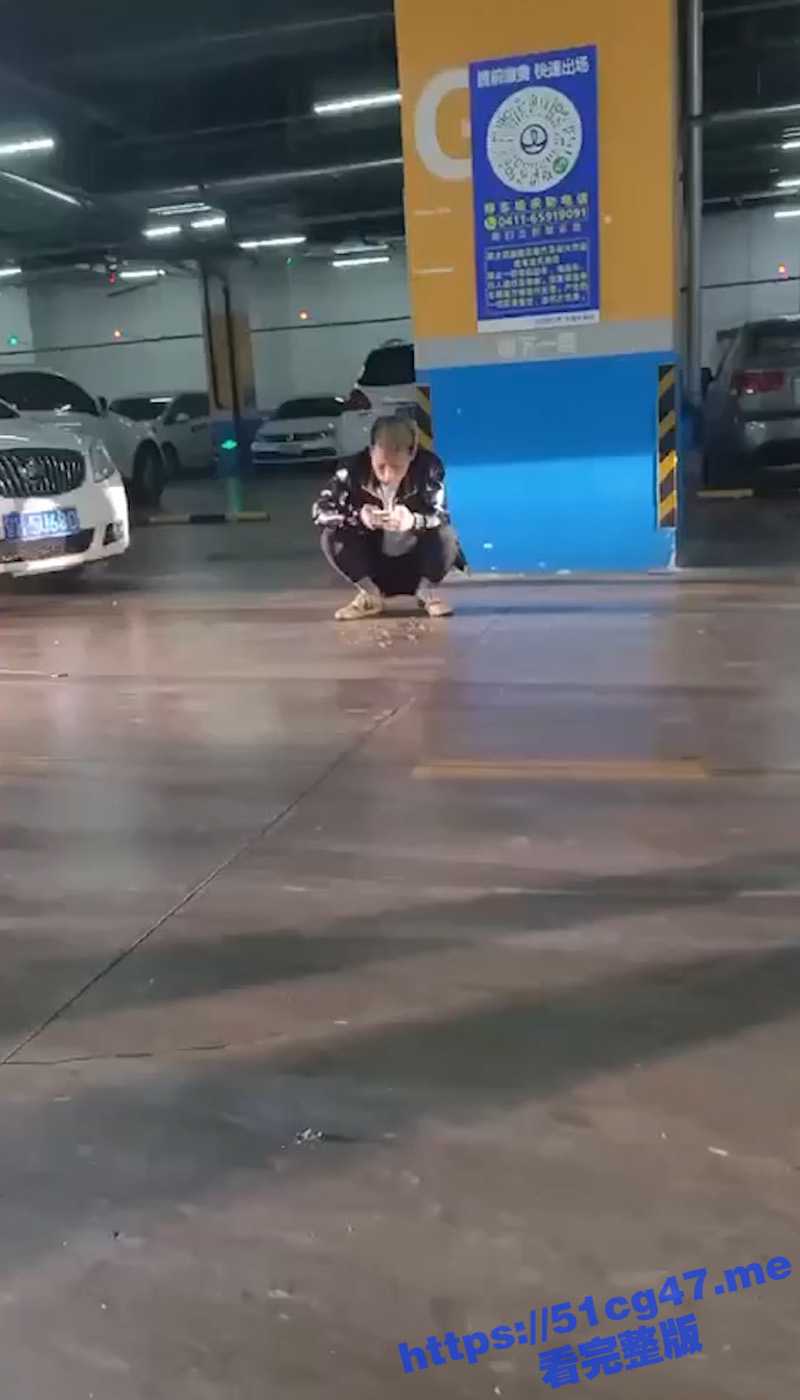 沈阳大悦城停车场 精神小伙上前挑衅全程被暴打 依旧不依不饶 堪称嘴强王者! - 51吃瓜网-51吃瓜网