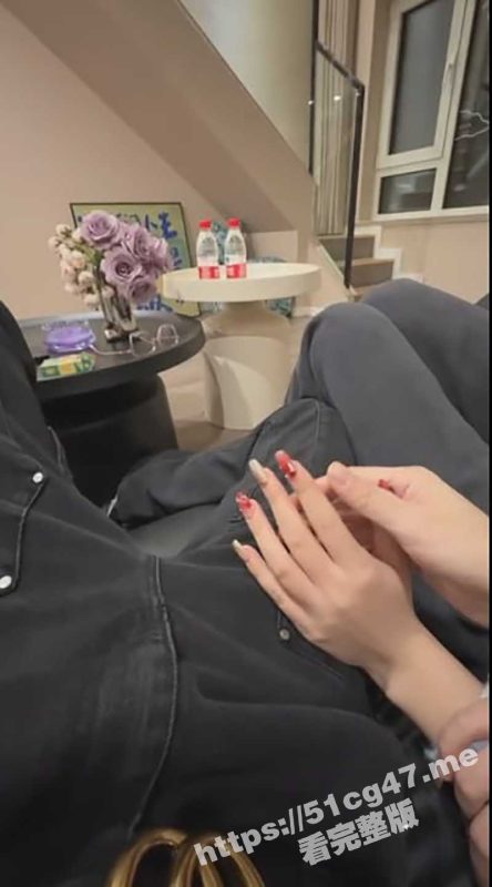 极品骚母狗背着男友 约炮推特网友 “我对象也玩推特 我怕他刷到我” 对话真实刺激-51吃瓜网