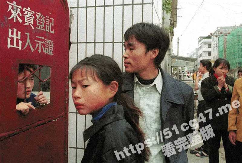 已在互联网绝版的纪录片《厚街》它揭秘了当时的东莞有多混乱 底层人民的生活多么的不堪！-51吃瓜网