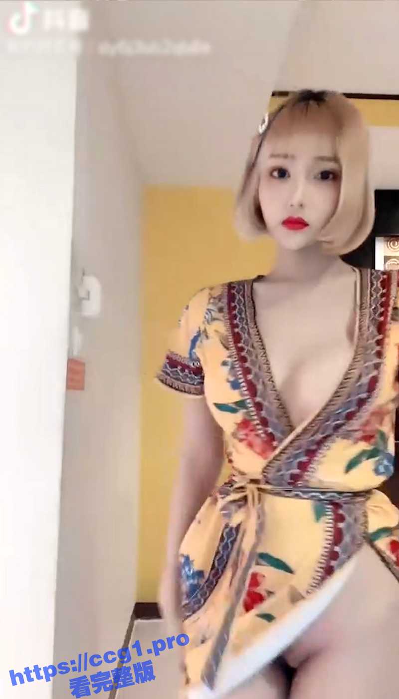 极品稀缺 惊艳走光 露乳 露毛 露逼 生活走光 抄胸合集! - 51吃瓜网-51吃瓜网