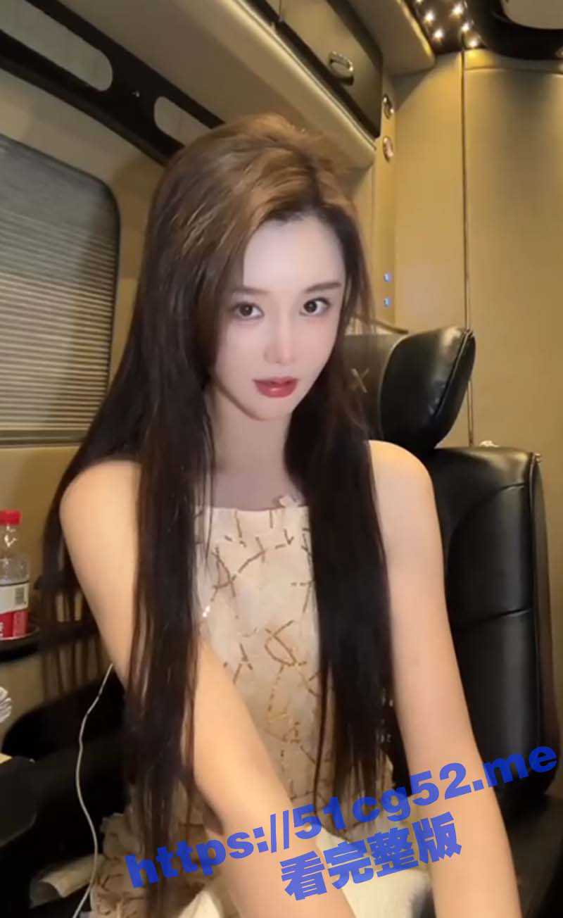 电影追龙2晶女郎兔兔扮演者邱意浓 超高颜值的极品女神 在抖音直播打擦边球 无奶罩闪现露奶直播 - 51吃瓜网-51吃瓜网