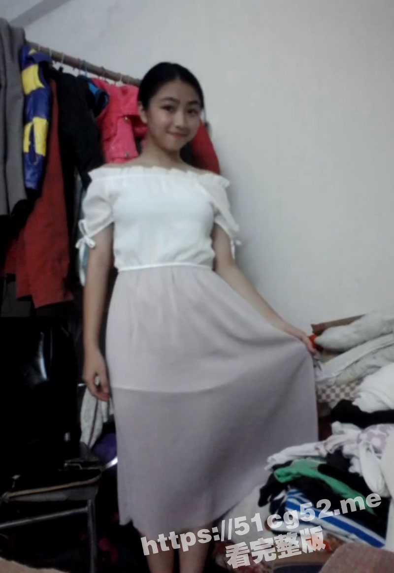 流氓老师要求学18岁的艺校舞蹈生 脱掉连衣裙全裸展示身材 懵懂无知的小妹直接脱光! - 51吃瓜网-51吃瓜网