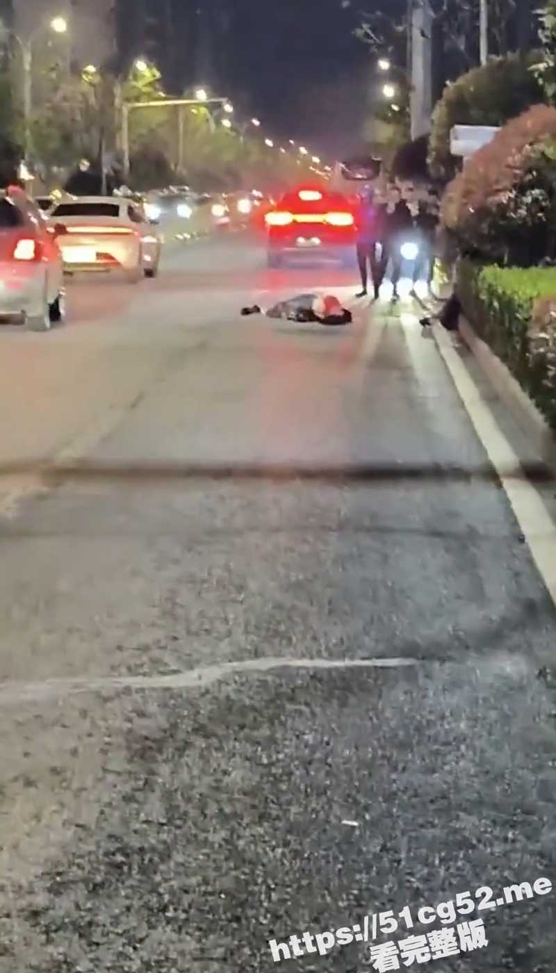 武汉工程科技学院门口发生一起持刀杀人事件 网传为情感纠纷！ - 51吃瓜网-51吃瓜网