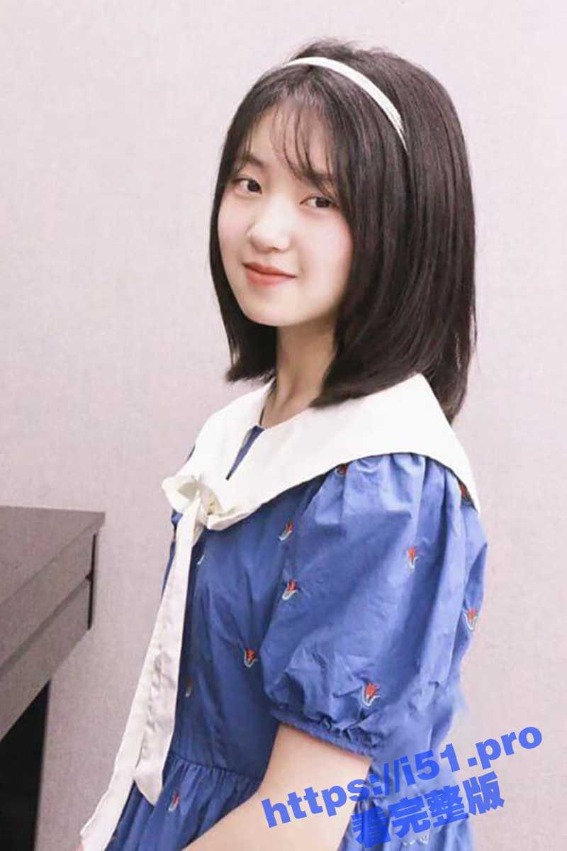 姐弟乱伦!趁着表姐睡着后 偷偷摸进她的房间 舔她奶子把她舔醒后直接把鸡巴插进她嘴里! - 51吃瓜网-51吃瓜网