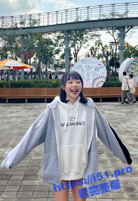 广东岭南师范学院清纯巨乳反差学妹 周文文  跨坐在学长的鸡巴上疯狂索取！-51吃瓜网