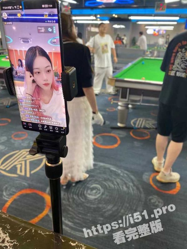 只要卡有钱 助教随便操！四川成都台球厅助教 周韵 遭炮友泄密 只要肯充卡续卡就可以约 妥妥的公交车-51吃瓜网